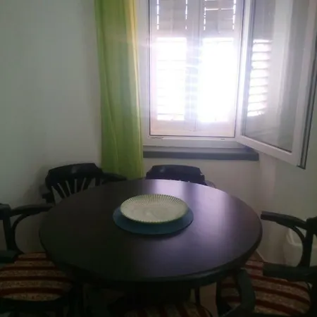 Apartment Summertime